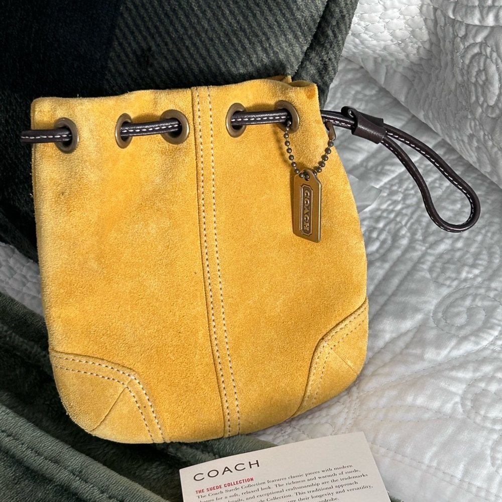 💛RARE Coach Vintage suede soho drawstring wristlet
